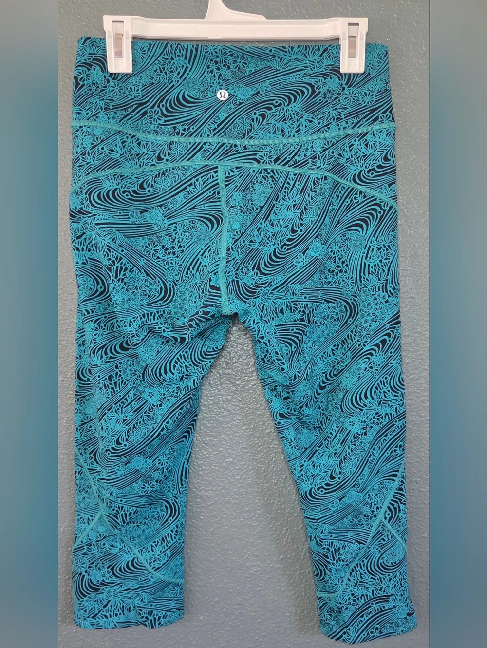 Lululemon Turquoise & Black Patterned Leggings Size 10 - Picture 2 of 9
